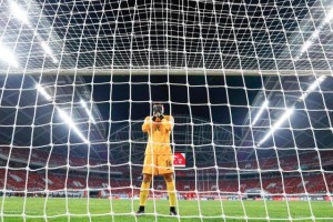 开云体育-国足生死战王大雷神扑续命赛后流泪：做我能做到的